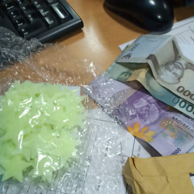 Stiker Bintang Glow In The Dark  100 Pcs