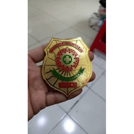 Lencana Ahli K3 besar