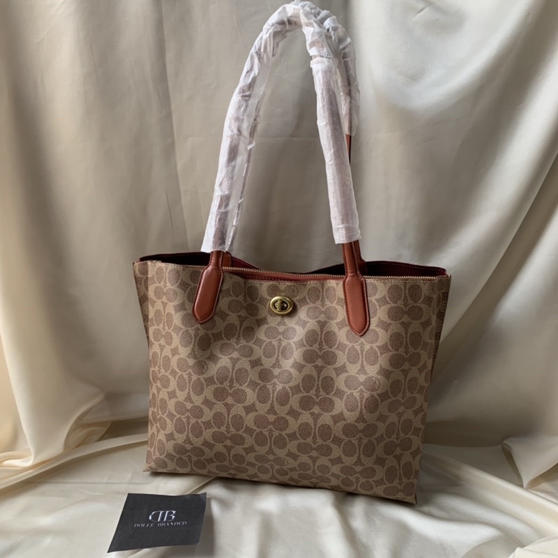 Coach Willow Tote In Signature Canvas (C0693)