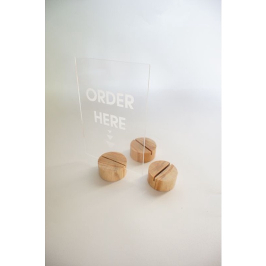 Tatakan Stand Holder Kayu Akrilik 2mm  Foto Nomer Meja Food Tag Bulat