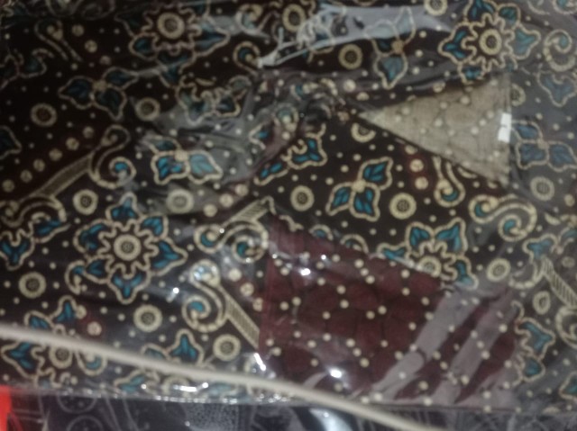 Hem Batik Pria Modern