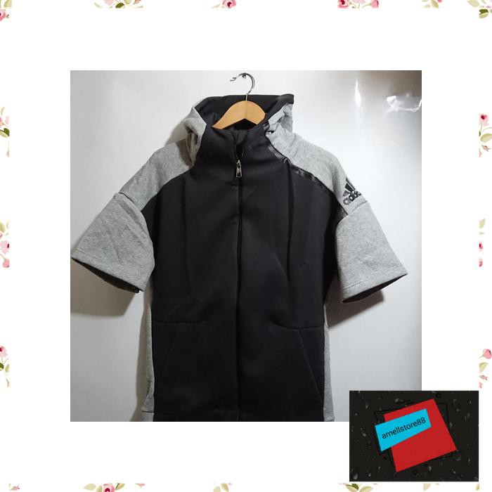 Jaket Pria parasut parka gunung ADIDAS ZNE HOODIE SHORT SLEEVES BLACK GREY PREMIUM GRADE ORI IU35