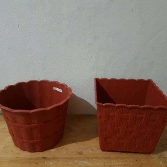 Pot bunga motif kayu