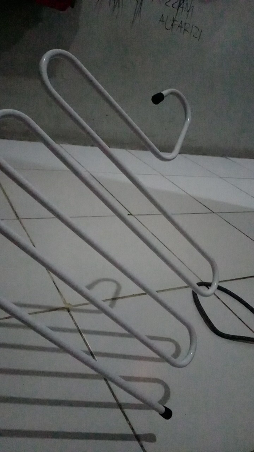 [0176] Hanger Jilbab Hanger Bentuk S