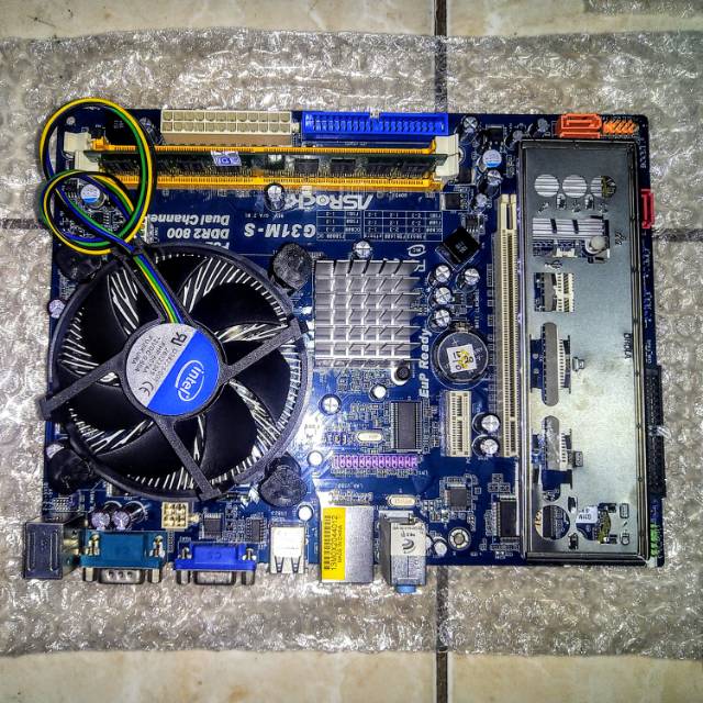 Paket mainboard lga g31 prosesor core 2 quad Q8300 ram DDR2 2gb fan