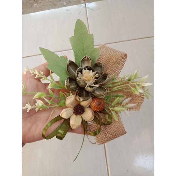 aplikasi hiasan hampers/ hiasan hantaran/ hiasan seserahan/ hiasan bunga rustic/ rustic dried flower