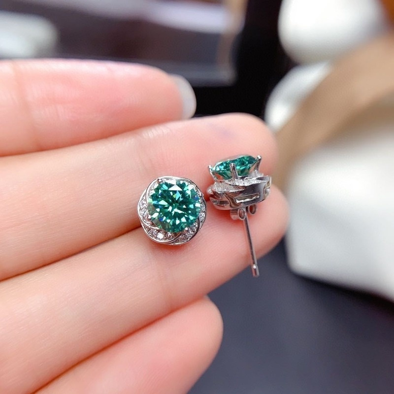 Anting Stud Desain Moissanite Warna Hijau