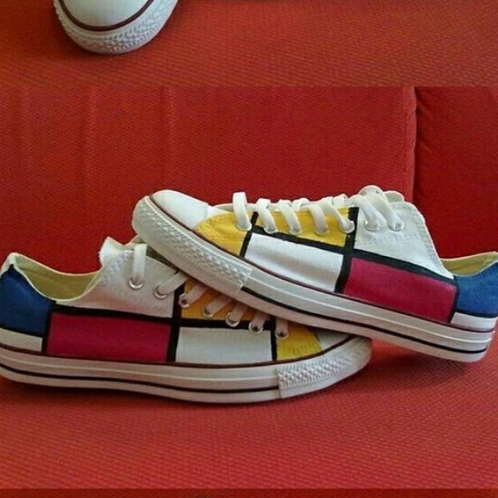 

SEPATU LUKIS BEBAS DESAIN CUSTOM NAMA GAMBAR KUALITAS RAPI CEPAT 165