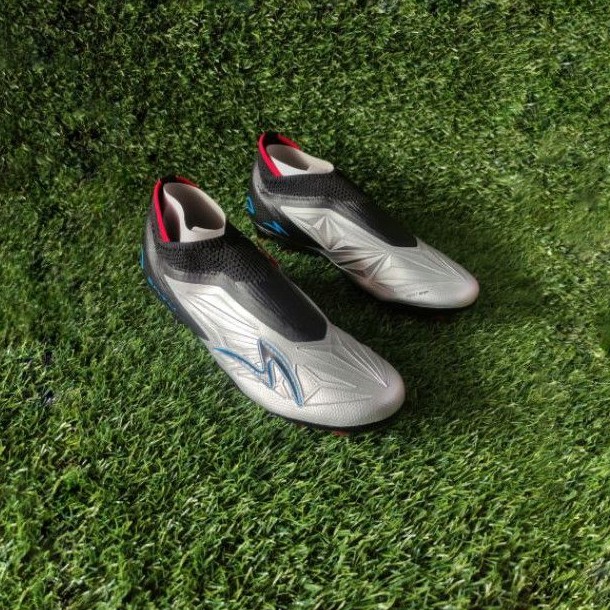 SEPATU SEPAKBOLA SPECS ACCELERATOR SATU ELITE FG SILVER/BLACK/EMPEROR RED 101130 ORIGINAL BNIB