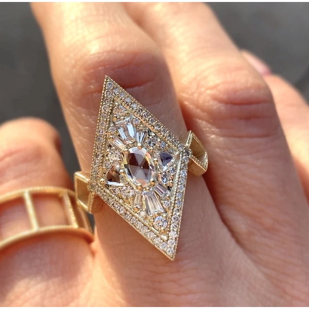 Cincin Wanita Emas Hias Berlian Permata Zirkon Gaya Korea Untuk Cincin Titanium Wanita Anti Karat Asli