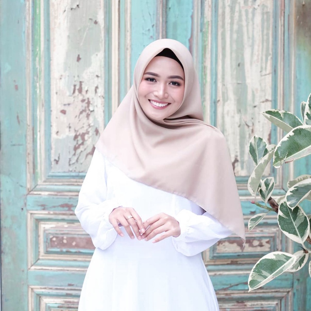 Hijab Bella Square II Hijab Segiempat Bella Square II Hijab Pollycotton II Kerudung II Jilbab-CREAM
