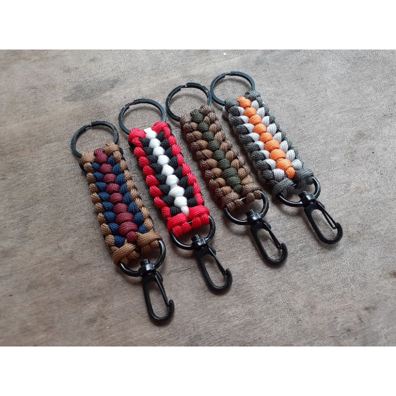 Gantungan Kunci Keychan Tali Paracord dengan Carabiner Untuk Survival Outdoor