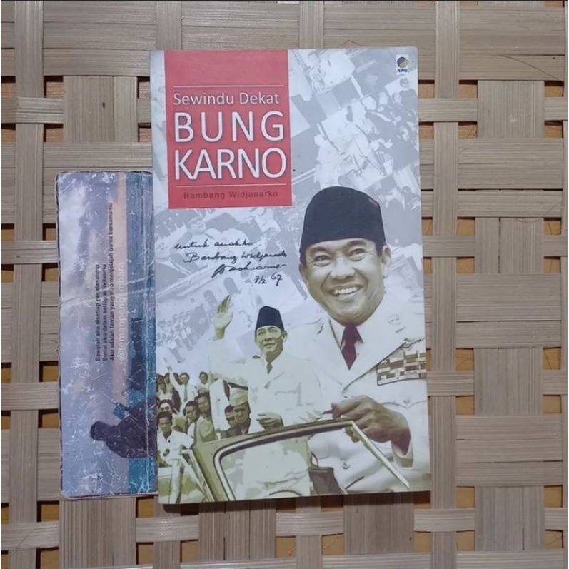 Sewindu dekat Bung Karno - Bambang Widjanarko