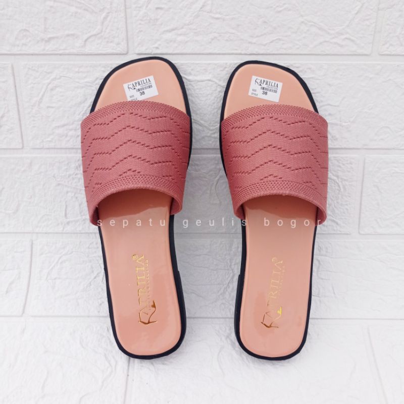 Sandal selop wanita import/sendal selop wanita remaja terbaru kekinian/sandal teplek rumah slip on