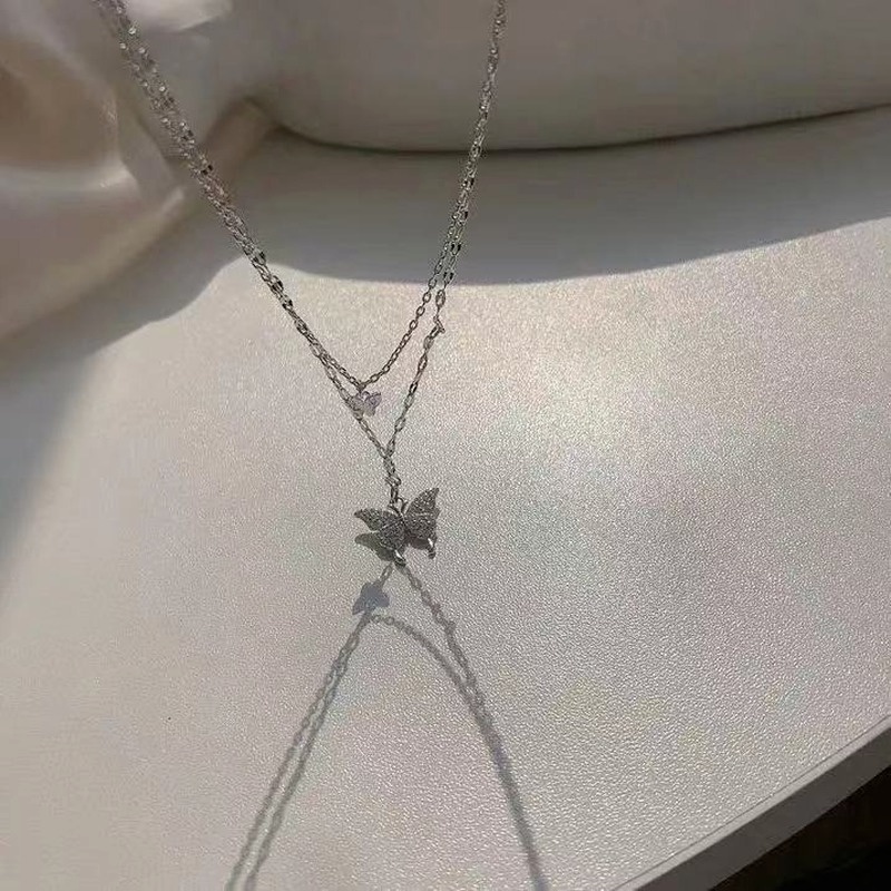 Kalung Rantai Klavikula Hias Liontin Kupu-Kupu Berlian Imitasi Bahan Logam Untuk Wanita