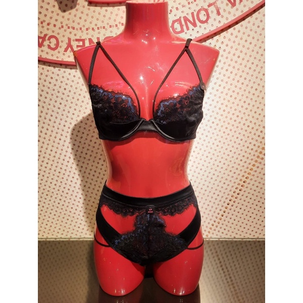 La Senza lacey bra set 92880