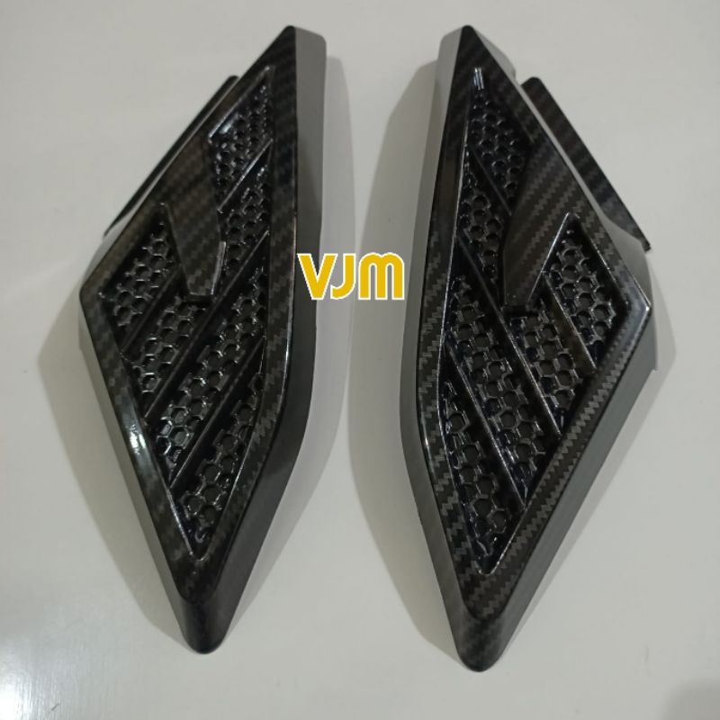 TUTUP COVER PIJAKAN BODY SAMPING NMAX NEW CARBON GOZIMA