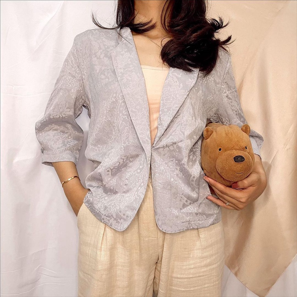 idya blouse kemeja blazer lucu lengan panjang vintage ungu lilac pastel kancing chiffon sifon atasan