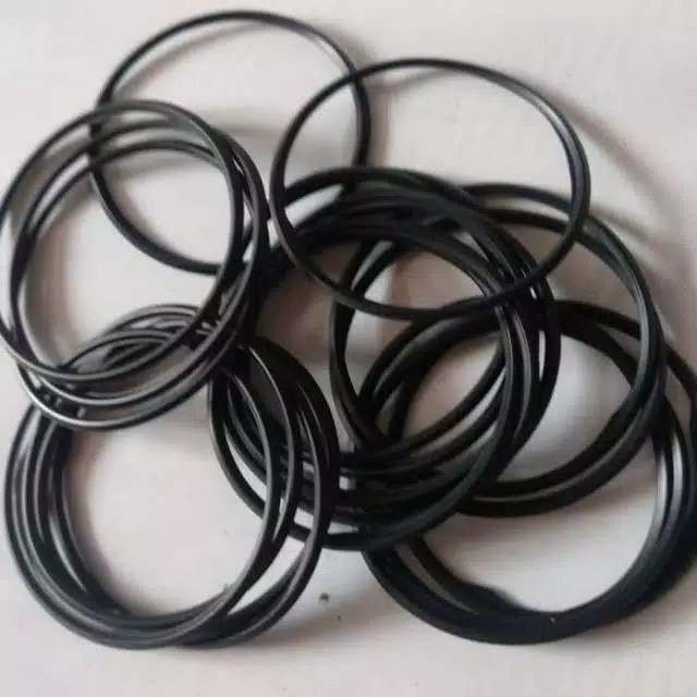 Isi Sekitar 100 s.d 130 pcs Gelang Tangan Karet Polos Hitam ukuran Besar atau Sedang