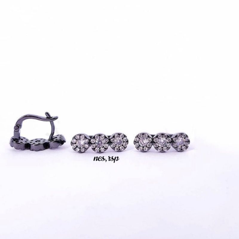 Anting vier Titanium premium (ada kode vier),mewah,pastinya awet,cocok buat yg alergi aloy xuping