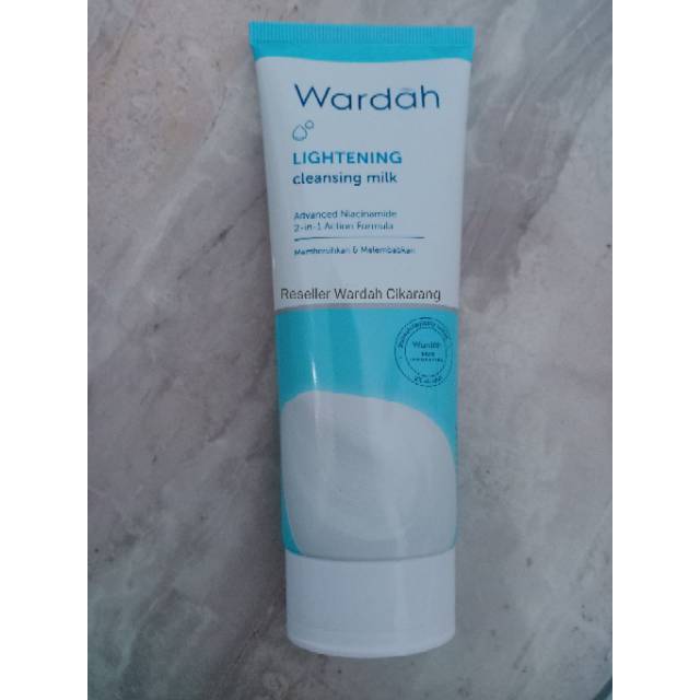 Wardah Lightening Cleansing Milk 100ml | Susu Pembersih
