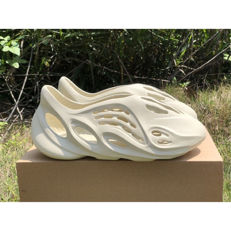 rep yeezy foam runner