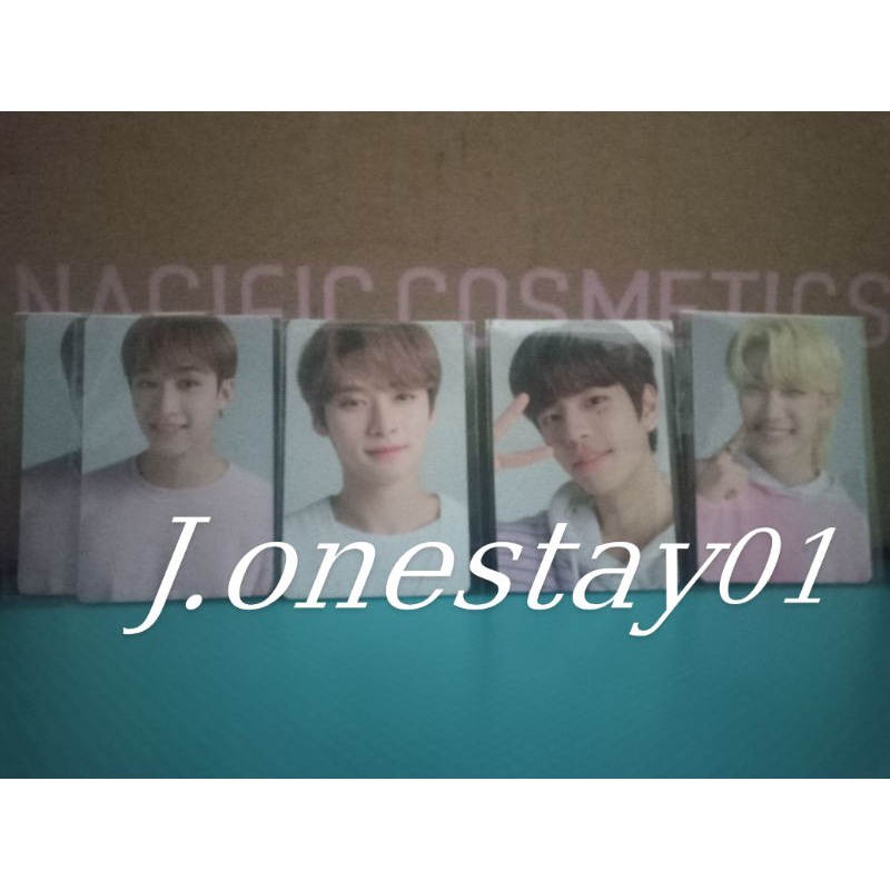 Nacific straykids R8 type A dan Type B