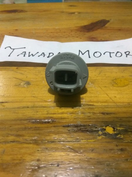 SOKET - RUMAH LAMPU SEN DEPAN DAIHATSU NEW XENIA R DUAL VVTI
