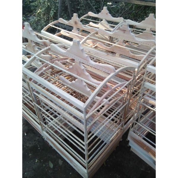 sangkar Raja no 1,2,3 Ambrukan