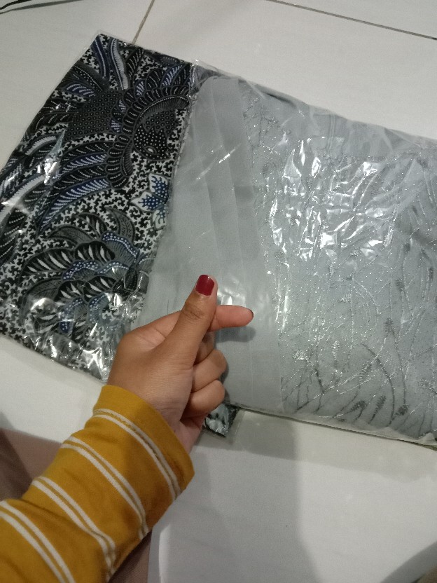 [real Pic] Batik Couple Yulia Kebaya Batik Modern Batik Couple Sarimbit Brokat Brukat - Bs142