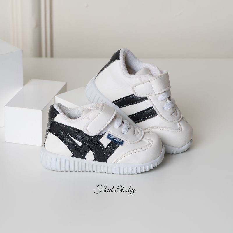 Sepatu anak sneaker bolling sportt - Putih list hitam