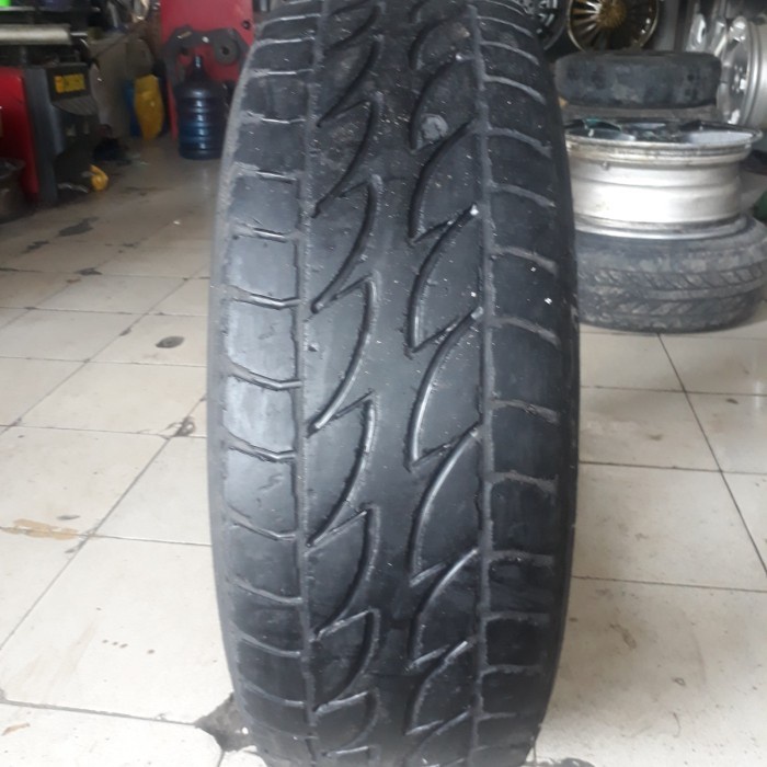 BAN BRIDGESTONE DUELER A/T 235/70 R15(1)