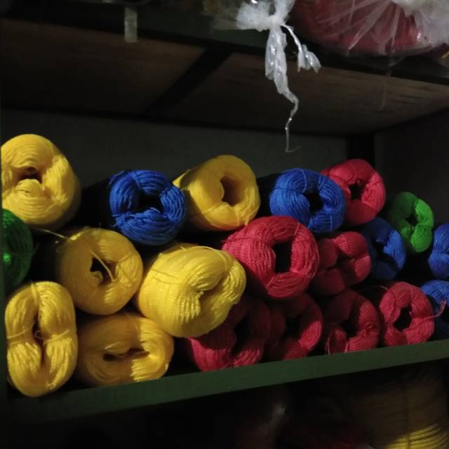 

Tali Plastik- Tali Nylon - Tali Nelayan 2 mm-2.5mm per Roll Merk Roda Ikan