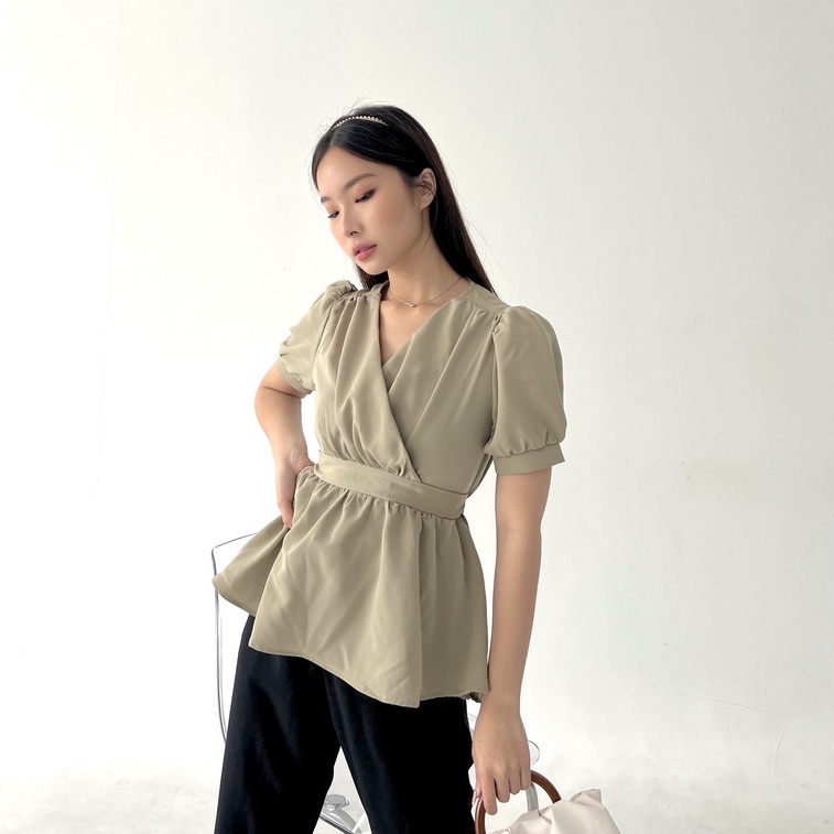 Rae Korean Peplum Top / Top Wanita