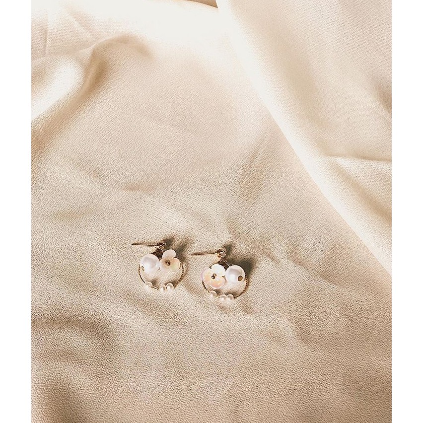 Anting Korea / Anting Wanita / Anting Bunga Mutiara - Christine
