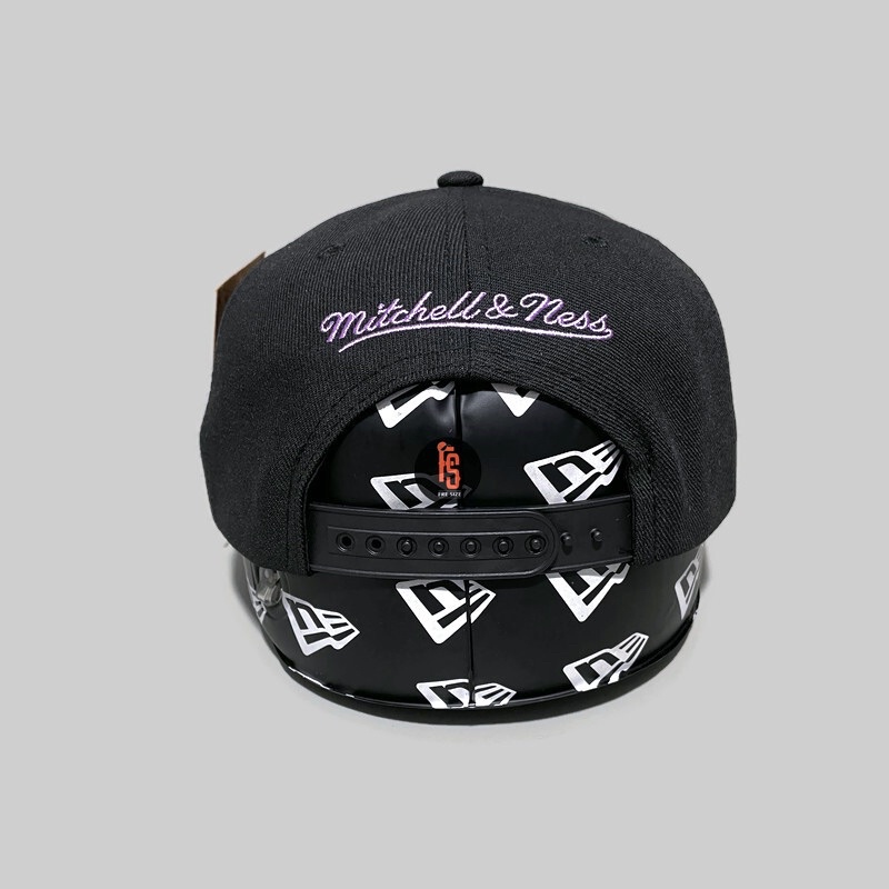 TOPI MITCHELL &amp; NESS ORIGINAL ORIGINAL FIT FL LOS ANGELES LAKERS BLACK