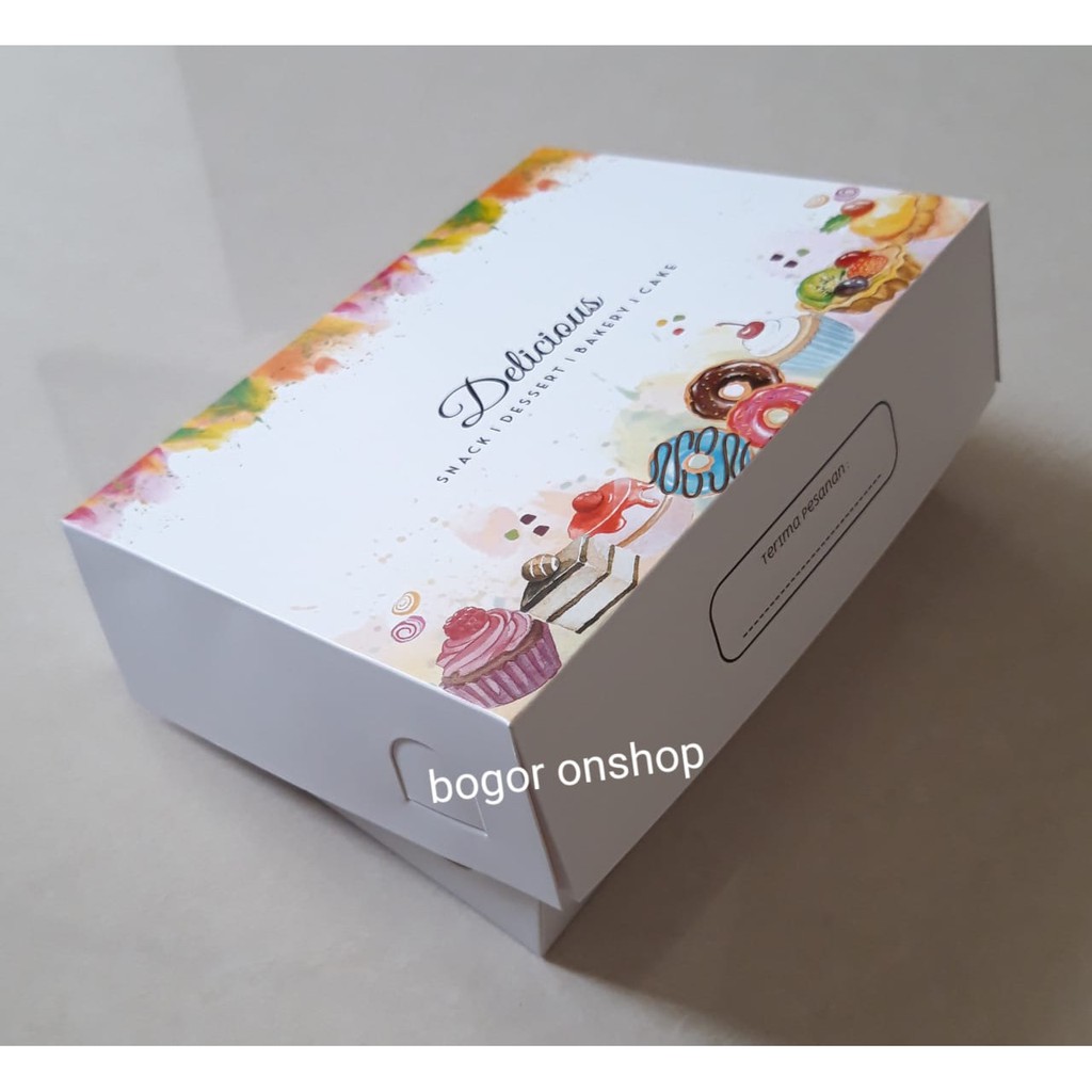 

(5 buah) Box snack kue donat 18.5 x 14 x 5.5 cm