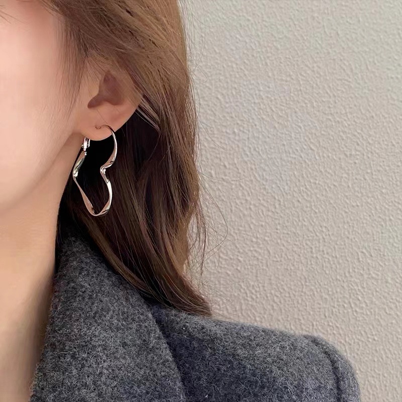 Anting Stud Bentuk Hati Gaya Vintage Korea Untuk Wanita