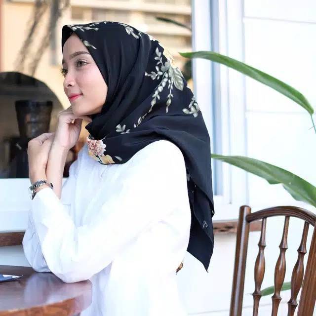 HIJAB CANTIK TREND TERBARU JILBAB SEGI EMPAT BARU ORI ORIGINAL BLACK 02