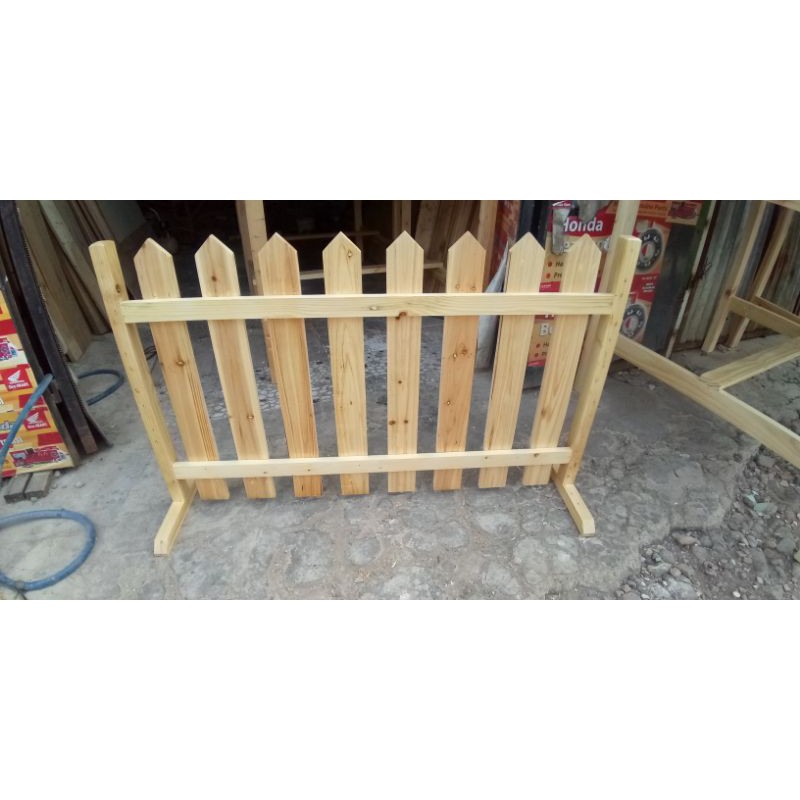 

pager pembatas jati belanda