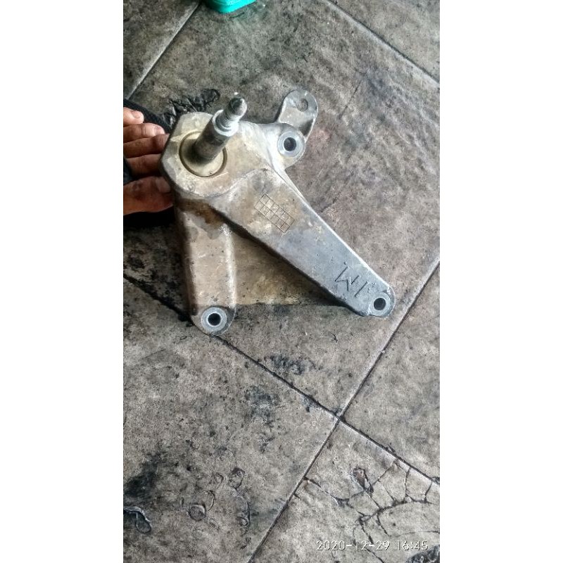 breket mounting transmisi nissan Livina L11 manual