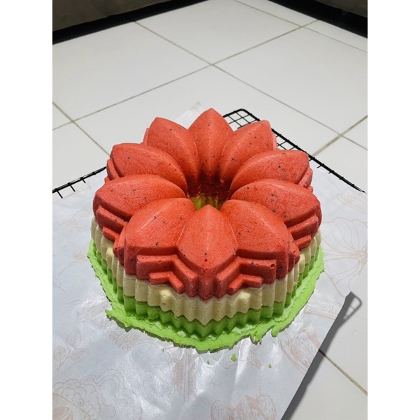 

Kue bolu kukus semangka