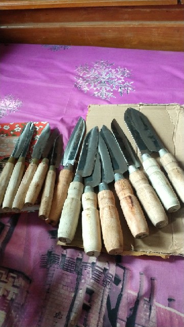 Pisau Dapur Baja Tebal Ukuran Sedang Super Tajam