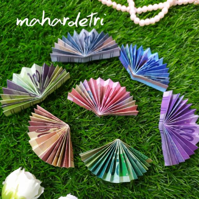 Kipas dari Replika Uang Kertas Mainan Bahan Dekorasi Mahar