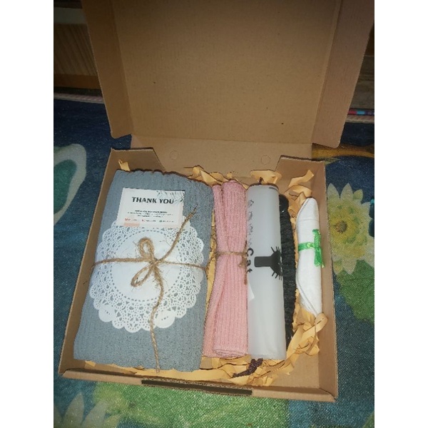 

HAMPERS/KADO UNIK/KADO CEWEK/GIFTBOX PAKET PAHSMINA PLISKET PREMIUM