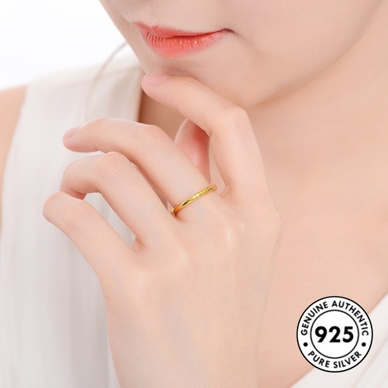 Cincin Pasangan Simple Bahan Sterling Silver 925 Warna Emas Untuk Pria / Wanita