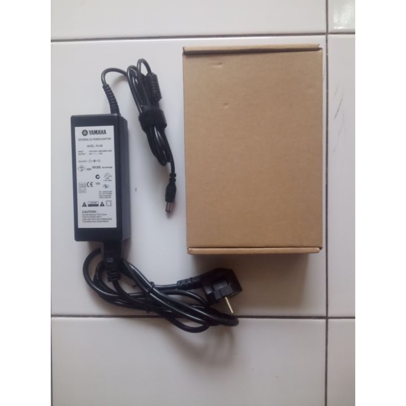 Adaptor Keyboard Yamaha PA300 16 volt