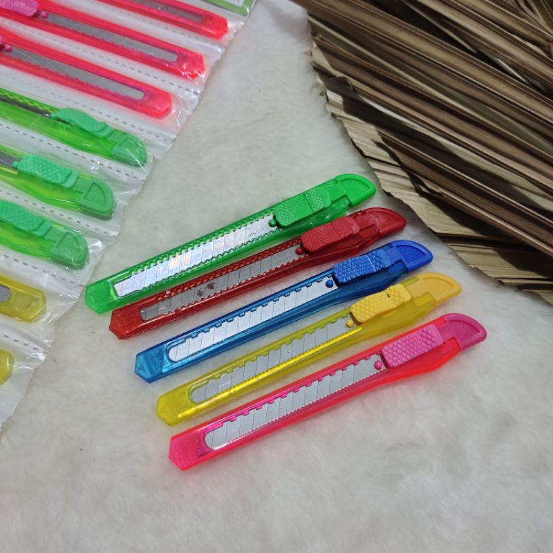 PISAU CUTTER PLASTIK KECIL