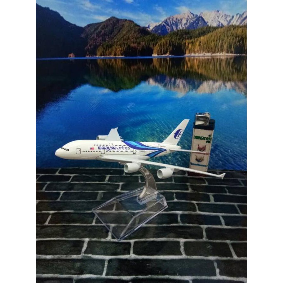 Gaya Pajangan Diecast Miniatur Pesawat Malaysia Airlines Bagus