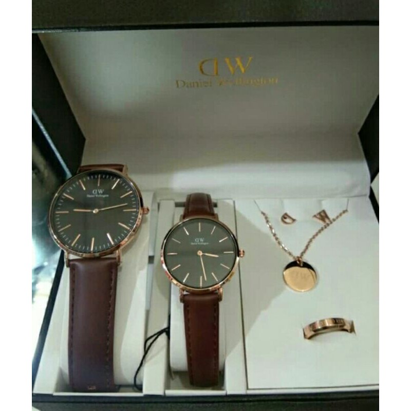 JAM TANGAN BERMEREK DW